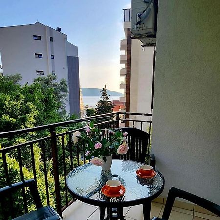 Bela Kuca Studio Apartments-Na Korak Do Mora-A Step To The Sea Rafailovici Ngoại thất bức ảnh