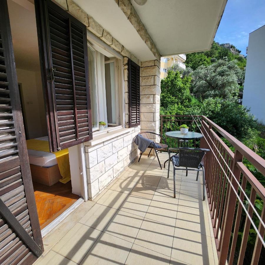 Bela Kuca Studio Apartments-Na Korak Do Mora-A Step To The Sea Rafailovici Ngoại thất bức ảnh