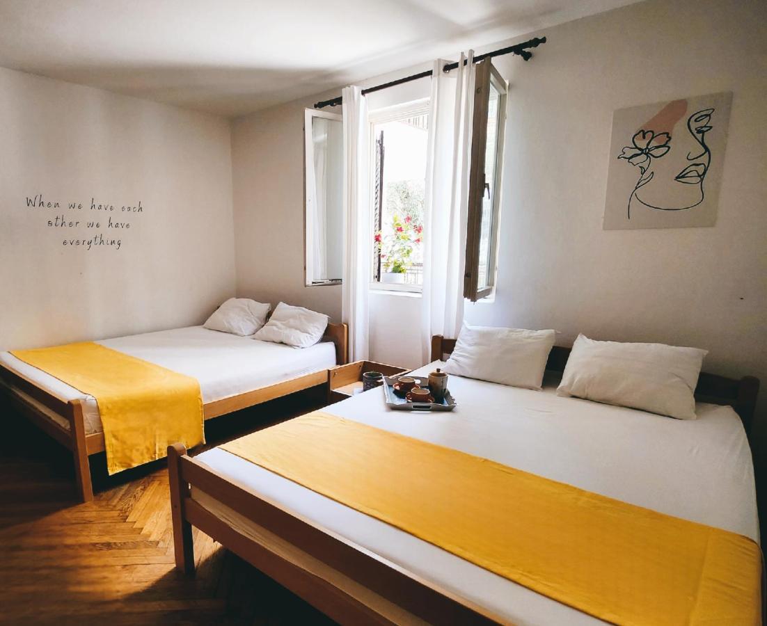Bela Kuca Studio Apartments-Na Korak Do Mora-A Step To The Sea Rafailovici Ngoại thất bức ảnh