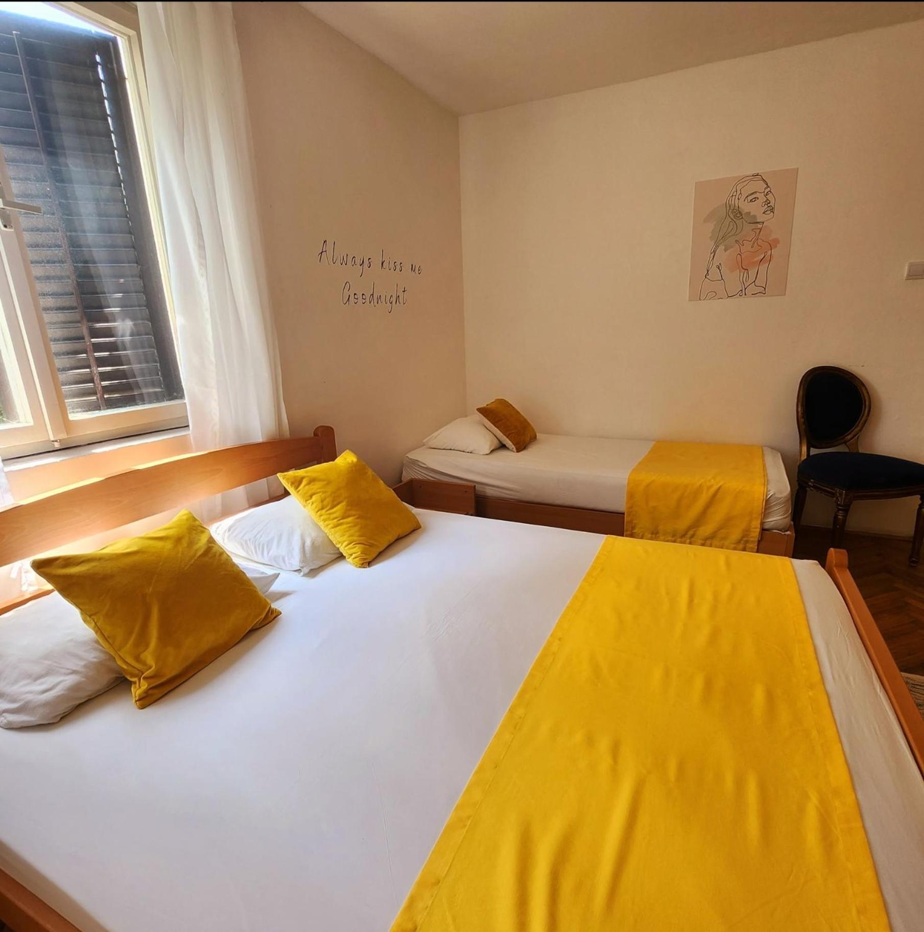 Bela Kuca Studio Apartments-Na Korak Do Mora-A Step To The Sea Rafailovici Ngoại thất bức ảnh