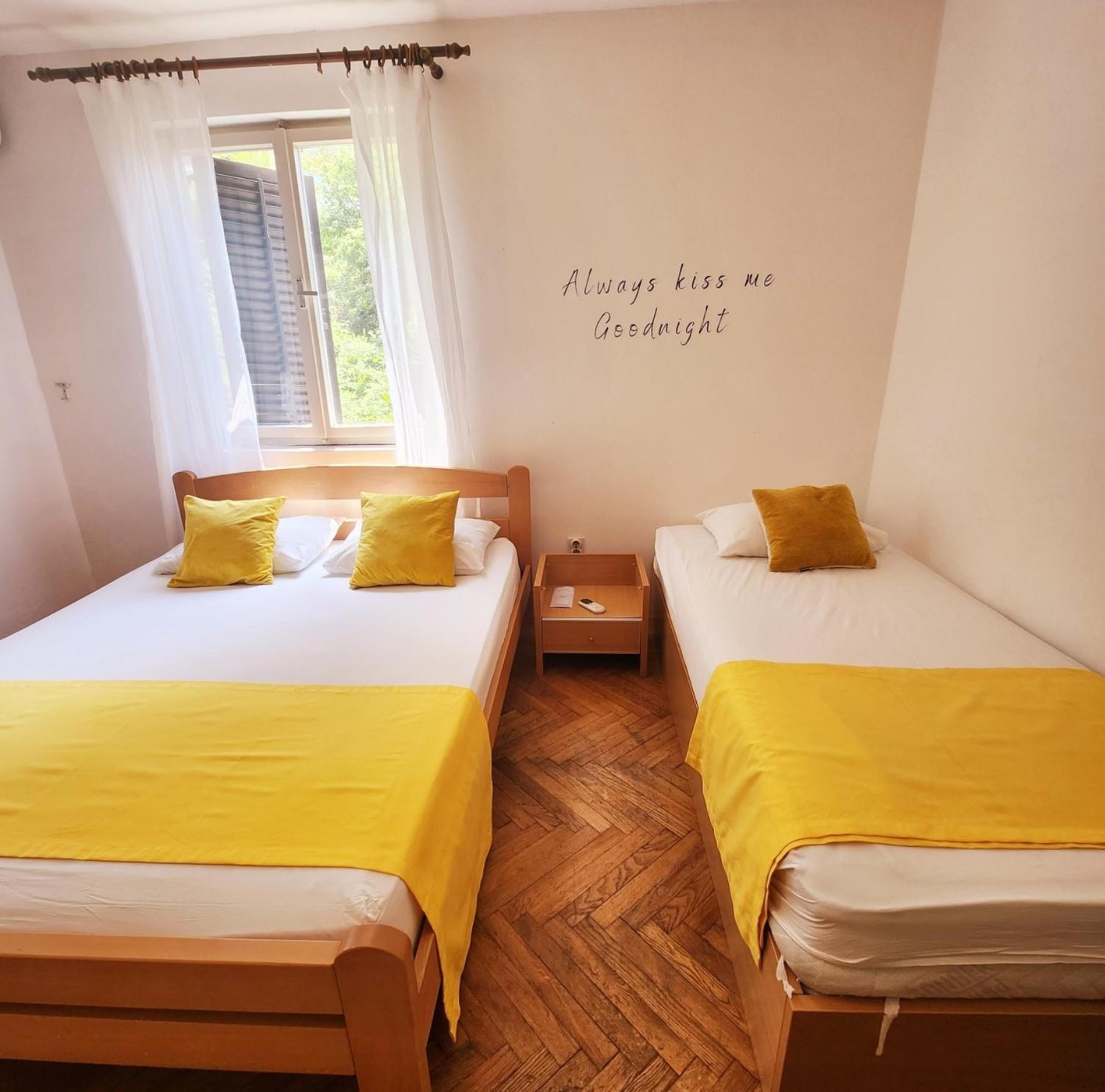 Bela Kuca Studio Apartments-Na Korak Do Mora-A Step To The Sea Rafailovici Ngoại thất bức ảnh