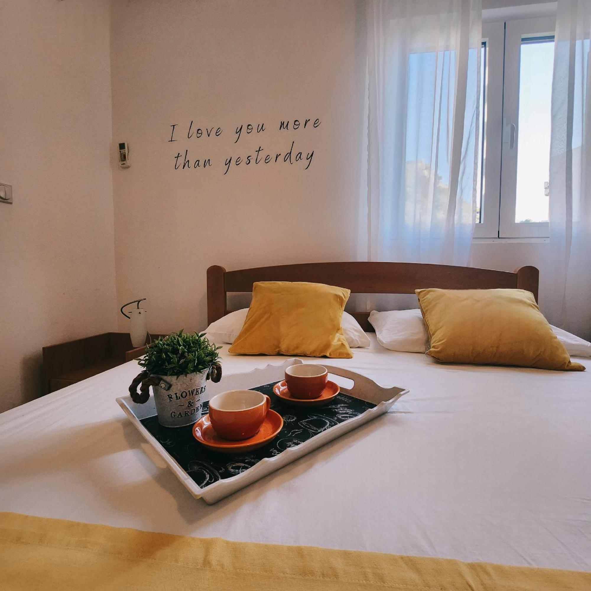 Bela Kuca Studio Apartments-Na Korak Do Mora-A Step To The Sea Rafailovici Ngoại thất bức ảnh