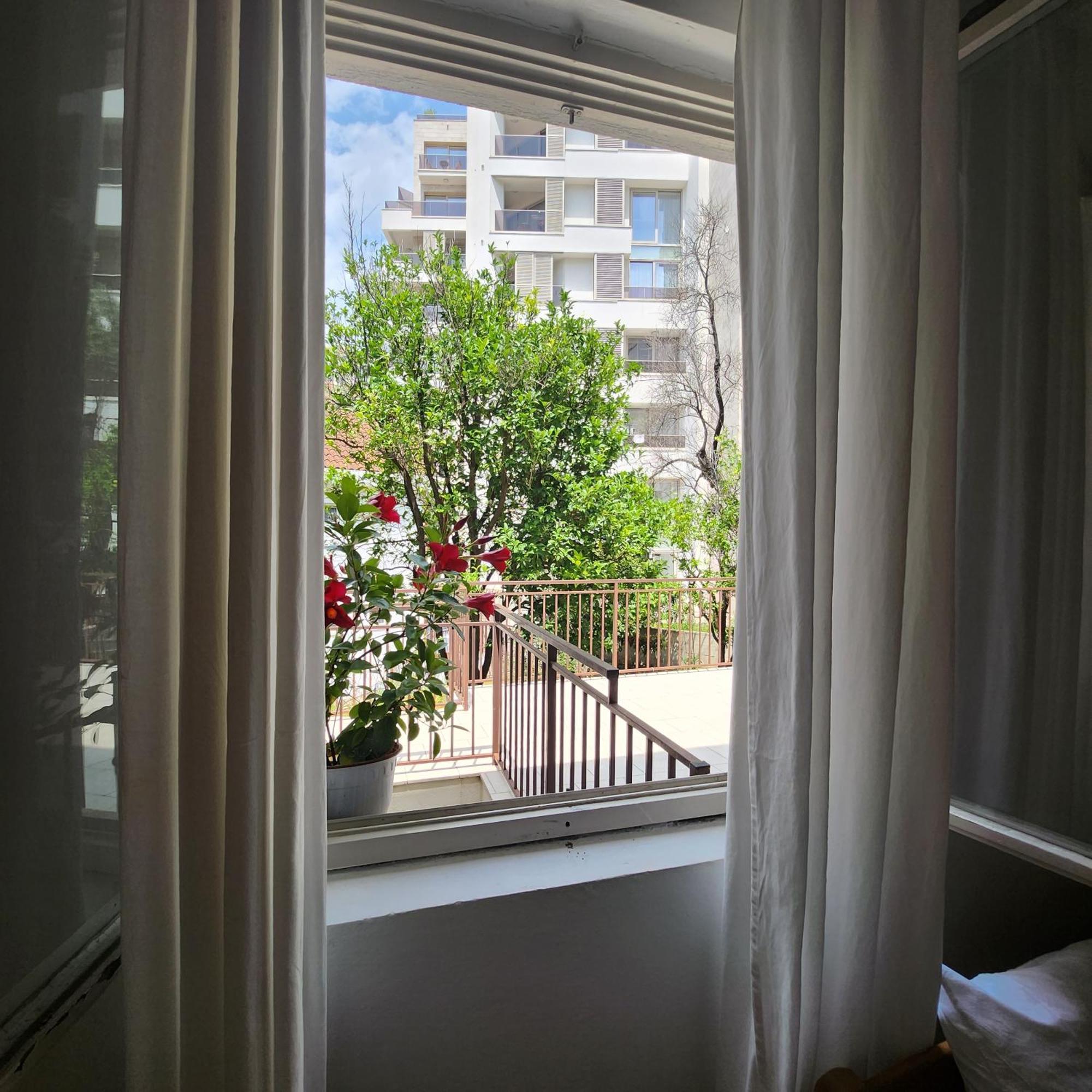 Bela Kuca Studio Apartments-Na Korak Do Mora-A Step To The Sea Rafailovici Ngoại thất bức ảnh