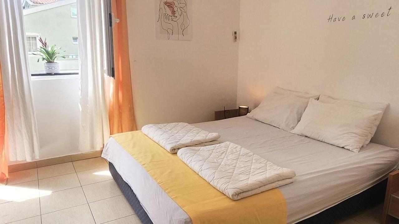 Bela Kuca Studio Apartments-Na Korak Do Mora-A Step To The Sea Rafailovici Ngoại thất bức ảnh